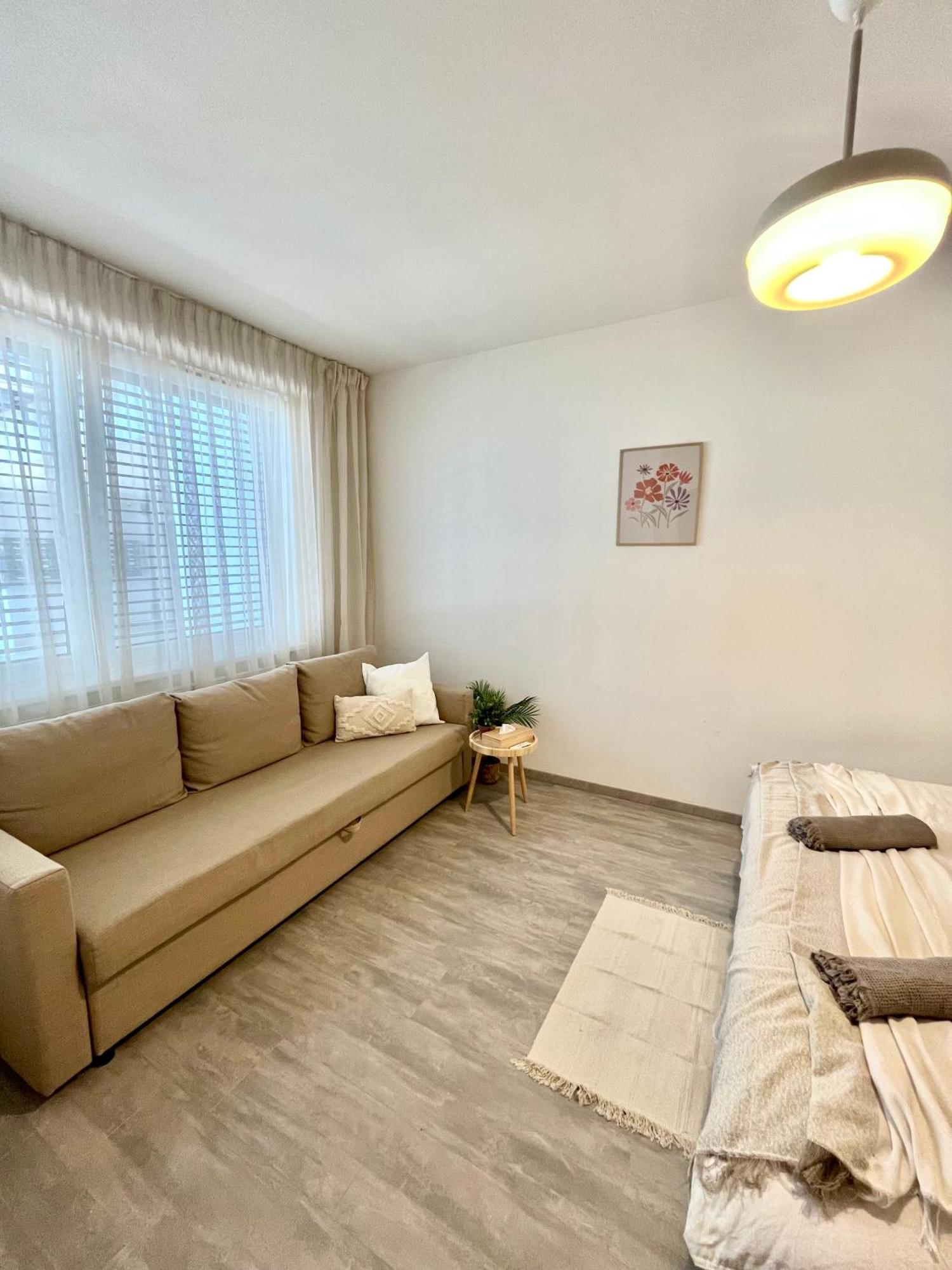 The Elite Suite Downtown 2- Bedroom Apt Ac & Garage Parking Bratislava Exteriér fotografie